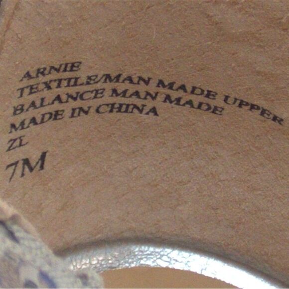 NEW Charles by Charles David Arnie Bling Sliver Mesh Metallic Booties Size 7 - Picture 8 of 9